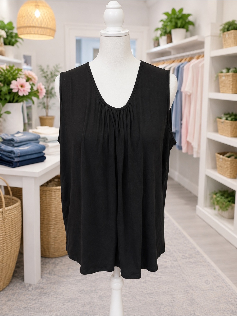 Women's Black Sleeveless Gathered V-Neck Top 3X